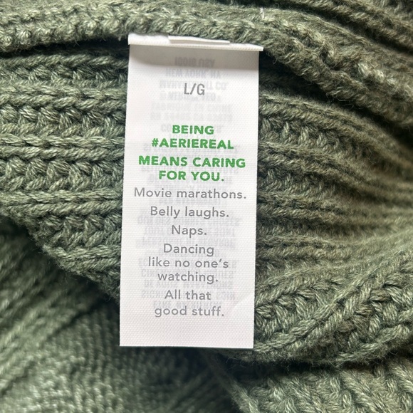 Aerie Oversized Chunky Cable Knit V-Neck Sage Green Sweater Size Large NWT - Picture 6 of 7